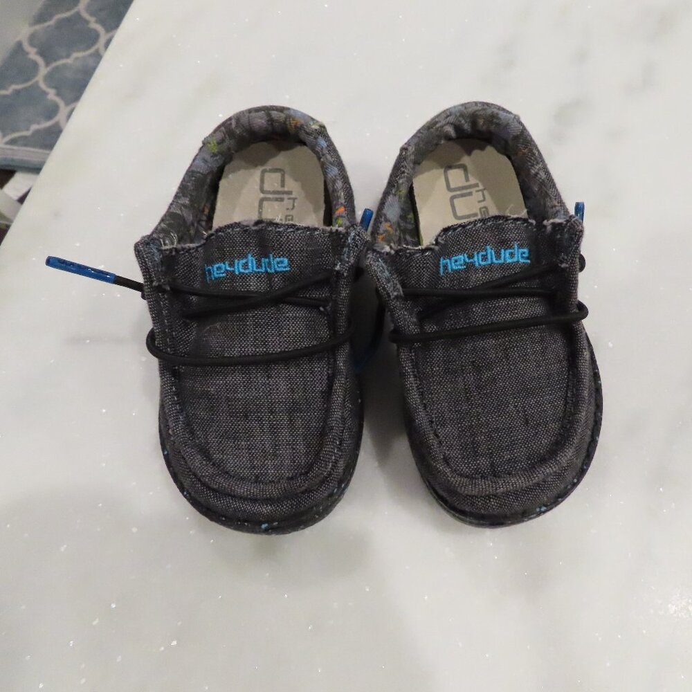 Hey Dudes Toddler 6K Wally (NWOT)